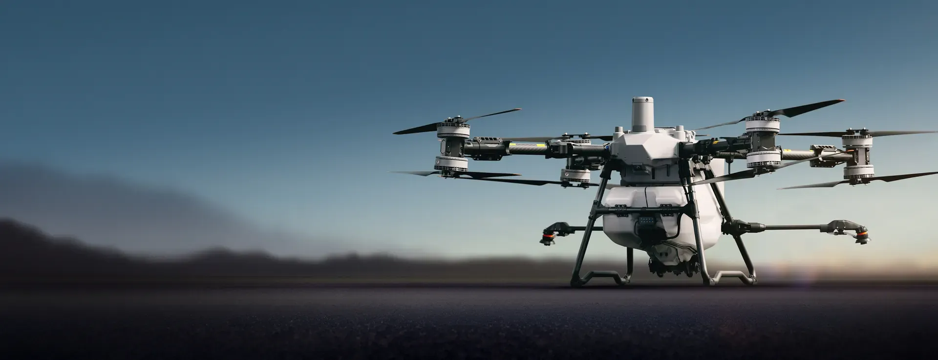 Drone agrícola DJI Agras T100 em operação no campo